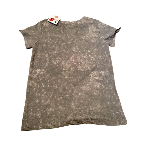⭐️ NWT Rolling Stones T-Shirt⭐️ - Picture 2 of 3